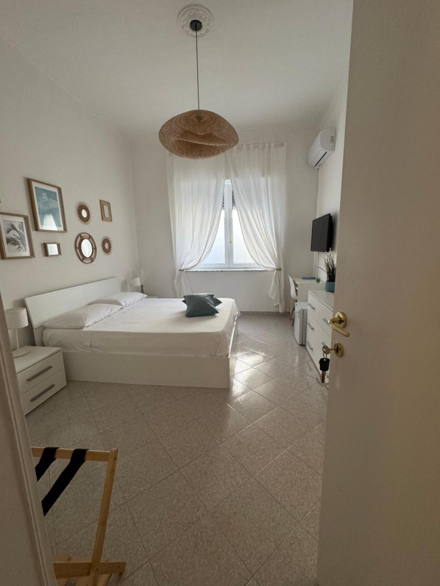 A Due Passi Dal Mare B&B Скалеа Екстер'єр фото